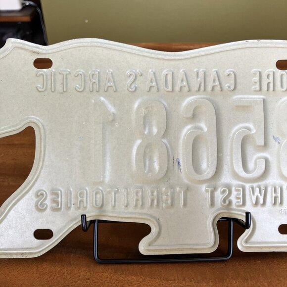 Vintage NORTHWEST TERRITORIES POLAR BEAR LICENSE PLATE W/NWT FEB 1991 Tag #35681 - Picture 8 of 9
